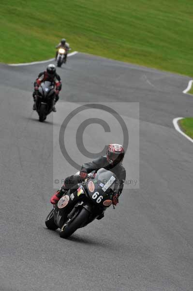 Motorcycle action photographs;cadwell;cadwell park photographs;event digital images;eventdigitalimages;motor racing louth lincolnshire;no limits trackday;peter wileman photography;trackday;trackday digital images;trackday photos