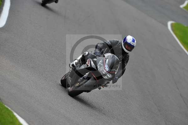 Motorcycle action photographs;cadwell;cadwell park photographs;event digital images;eventdigitalimages;motor racing louth lincolnshire;no limits trackday;peter wileman photography;trackday;trackday digital images;trackday photos