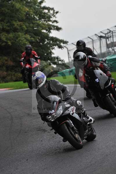 Motorcycle action photographs;cadwell;cadwell park photographs;event digital images;eventdigitalimages;motor racing louth lincolnshire;no limits trackday;peter wileman photography;trackday;trackday digital images;trackday photos