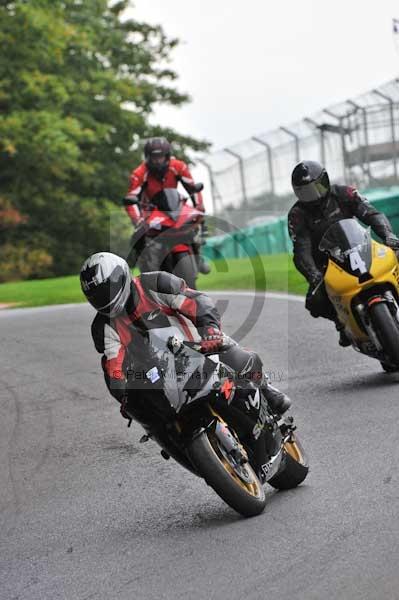 Motorcycle action photographs;cadwell;cadwell park photographs;event digital images;eventdigitalimages;motor racing louth lincolnshire;no limits trackday;peter wileman photography;trackday;trackday digital images;trackday photos