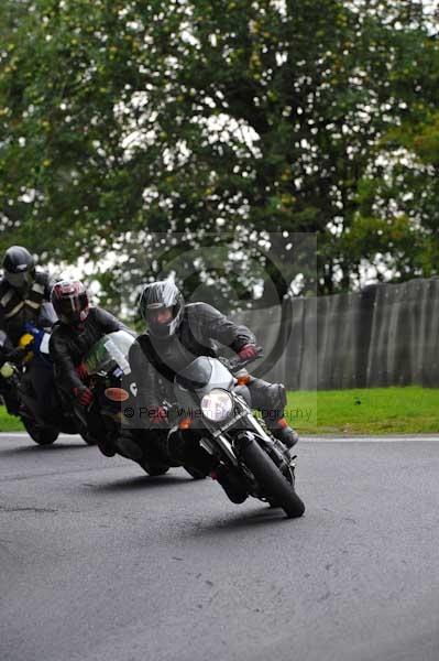 Motorcycle action photographs;cadwell;cadwell park photographs;event digital images;eventdigitalimages;motor racing louth lincolnshire;no limits trackday;peter wileman photography;trackday;trackday digital images;trackday photos