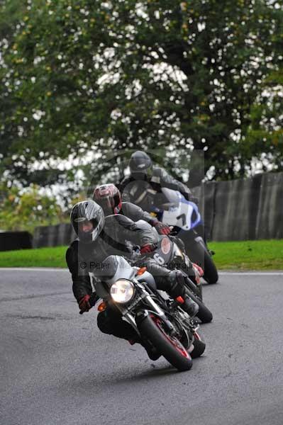 Motorcycle action photographs;cadwell;cadwell park photographs;event digital images;eventdigitalimages;motor racing louth lincolnshire;no limits trackday;peter wileman photography;trackday;trackday digital images;trackday photos