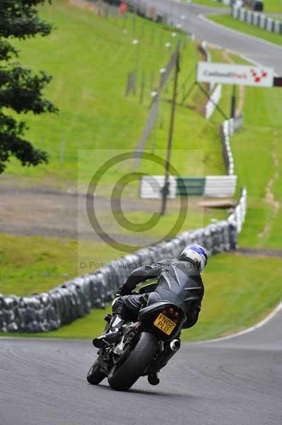 Motorcycle action photographs;cadwell;cadwell park photographs;event digital images;eventdigitalimages;motor racing louth lincolnshire;no limits trackday;peter wileman photography;trackday;trackday digital images;trackday photos