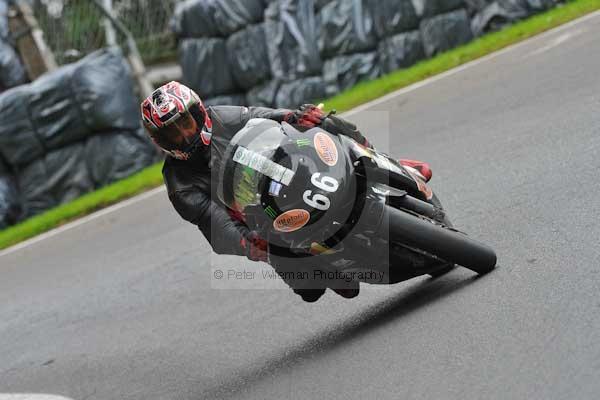 Motorcycle action photographs;cadwell;cadwell park photographs;event digital images;eventdigitalimages;motor racing louth lincolnshire;no limits trackday;peter wileman photography;trackday;trackday digital images;trackday photos