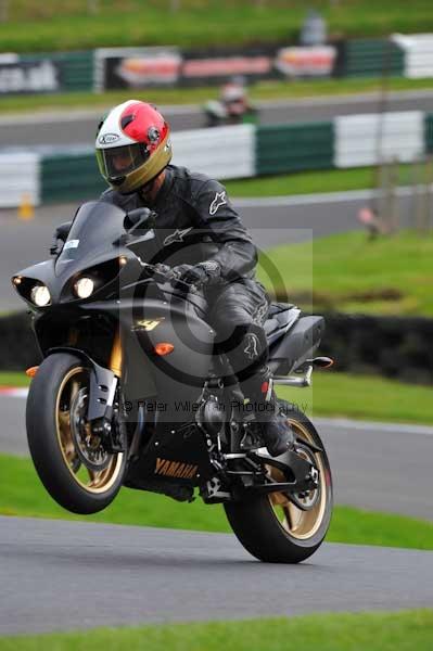 Motorcycle action photographs;cadwell;cadwell park photographs;event digital images;eventdigitalimages;motor racing louth lincolnshire;no limits trackday;peter wileman photography;trackday;trackday digital images;trackday photos