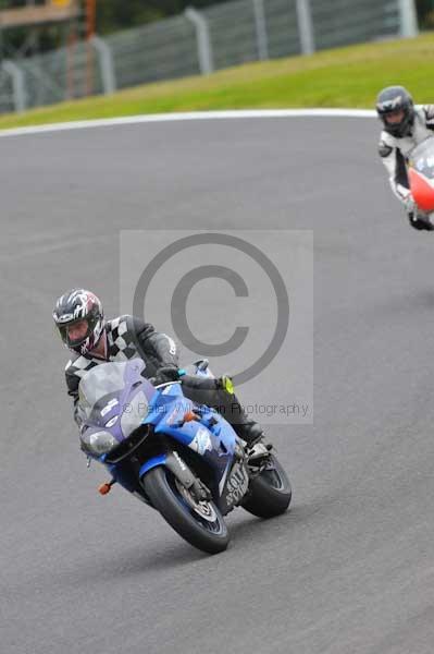 Motorcycle action photographs;cadwell;cadwell park photographs;event digital images;eventdigitalimages;motor racing louth lincolnshire;no limits trackday;peter wileman photography;trackday;trackday digital images;trackday photos