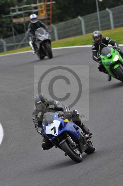 Motorcycle action photographs;cadwell;cadwell park photographs;event digital images;eventdigitalimages;motor racing louth lincolnshire;no limits trackday;peter wileman photography;trackday;trackday digital images;trackday photos