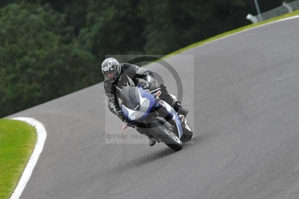 Motorcycle action photographs;cadwell;cadwell park photographs;event digital images;eventdigitalimages;motor racing louth lincolnshire;no limits trackday;peter wileman photography;trackday;trackday digital images;trackday photos