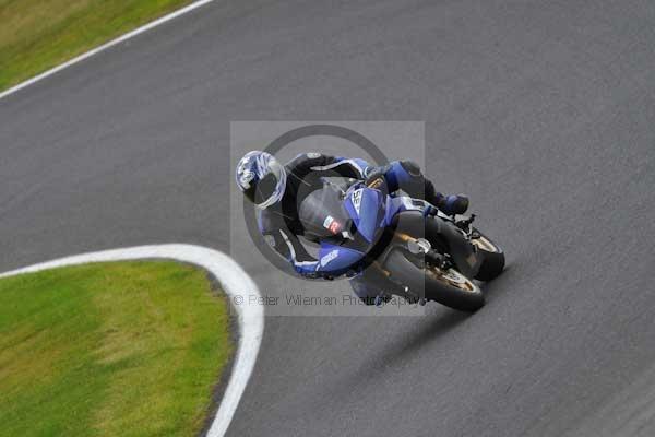 Motorcycle action photographs;cadwell;cadwell park photographs;event digital images;eventdigitalimages;motor racing louth lincolnshire;no limits trackday;peter wileman photography;trackday;trackday digital images;trackday photos