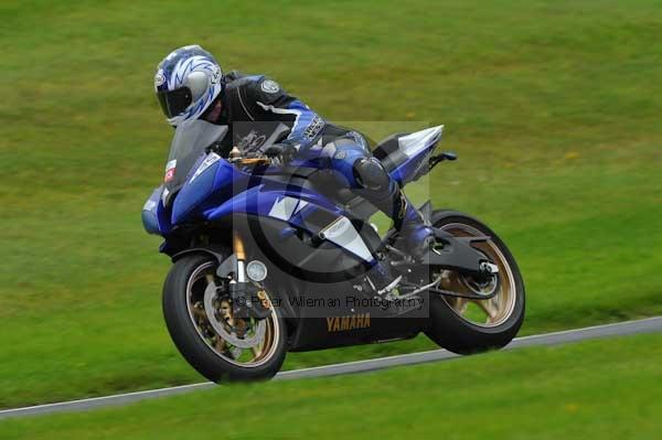 Motorcycle action photographs;cadwell;cadwell park photographs;event digital images;eventdigitalimages;motor racing louth lincolnshire;no limits trackday;peter wileman photography;trackday;trackday digital images;trackday photos