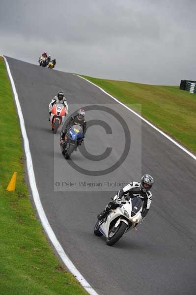 Motorcycle action photographs;cadwell;cadwell park photographs;event digital images;eventdigitalimages;motor racing louth lincolnshire;no limits trackday;peter wileman photography;trackday;trackday digital images;trackday photos