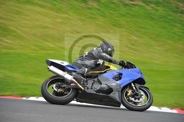 Motorcycle action photographs;cadwell;cadwell park photographs;event digital images;eventdigitalimages;motor racing louth lincolnshire;no limits trackday;peter wileman photography;trackday;trackday digital images;trackday photos