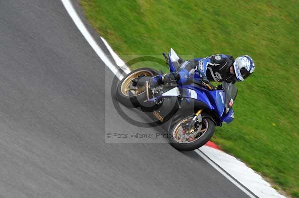 Motorcycle action photographs;cadwell;cadwell park photographs;event digital images;eventdigitalimages;motor racing louth lincolnshire;no limits trackday;peter wileman photography;trackday;trackday digital images;trackday photos