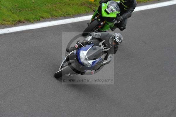 Motorcycle action photographs;cadwell;cadwell park photographs;event digital images;eventdigitalimages;motor racing louth lincolnshire;no limits trackday;peter wileman photography;trackday;trackday digital images;trackday photos