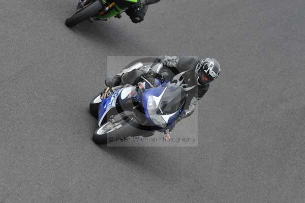 Motorcycle action photographs;cadwell;cadwell park photographs;event digital images;eventdigitalimages;motor racing louth lincolnshire;no limits trackday;peter wileman photography;trackday;trackday digital images;trackday photos