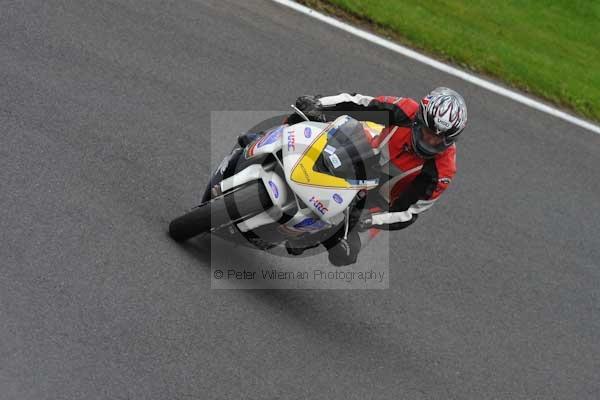 Motorcycle action photographs;cadwell;cadwell park photographs;event digital images;eventdigitalimages;motor racing louth lincolnshire;no limits trackday;peter wileman photography;trackday;trackday digital images;trackday photos