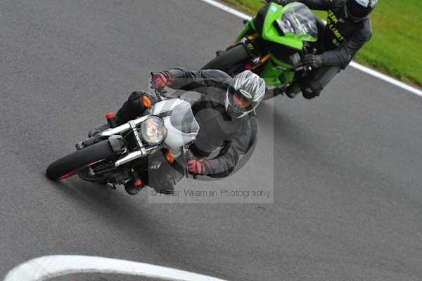 Motorcycle action photographs;cadwell;cadwell park photographs;event digital images;eventdigitalimages;motor racing louth lincolnshire;no limits trackday;peter wileman photography;trackday;trackday digital images;trackday photos