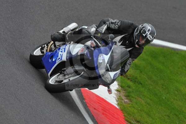 Motorcycle action photographs;cadwell;cadwell park photographs;event digital images;eventdigitalimages;motor racing louth lincolnshire;no limits trackday;peter wileman photography;trackday;trackday digital images;trackday photos