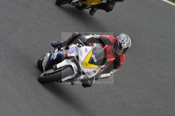 Motorcycle action photographs;cadwell;cadwell park photographs;event digital images;eventdigitalimages;motor racing louth lincolnshire;no limits trackday;peter wileman photography;trackday;trackday digital images;trackday photos