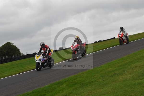 Motorcycle action photographs;cadwell;cadwell park photographs;event digital images;eventdigitalimages;motor racing louth lincolnshire;no limits trackday;peter wileman photography;trackday;trackday digital images;trackday photos