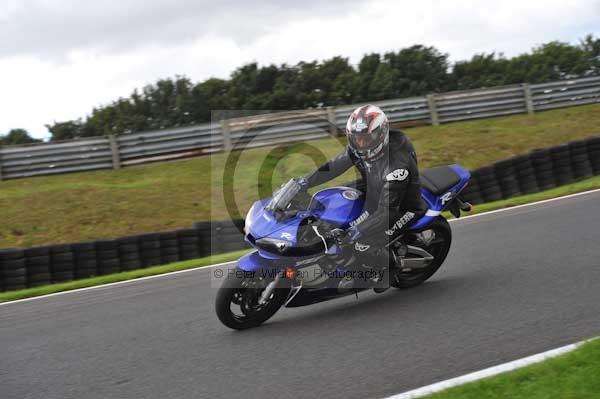 Motorcycle action photographs;cadwell;cadwell park photographs;event digital images;eventdigitalimages;motor racing louth lincolnshire;no limits trackday;peter wileman photography;trackday;trackday digital images;trackday photos