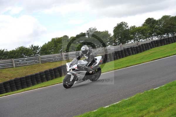 Motorcycle action photographs;cadwell;cadwell park photographs;event digital images;eventdigitalimages;motor racing louth lincolnshire;no limits trackday;peter wileman photography;trackday;trackday digital images;trackday photos