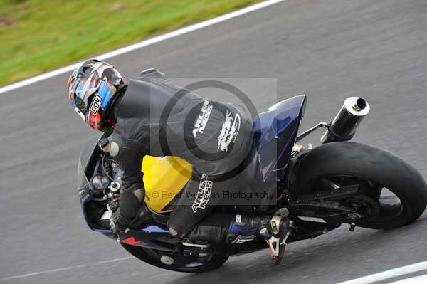 Motorcycle action photographs;cadwell;cadwell park photographs;event digital images;eventdigitalimages;motor racing louth lincolnshire;no limits trackday;peter wileman photography;trackday;trackday digital images;trackday photos