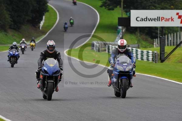 Motorcycle action photographs;cadwell;cadwell park photographs;event digital images;eventdigitalimages;motor racing louth lincolnshire;no limits trackday;peter wileman photography;trackday;trackday digital images;trackday photos