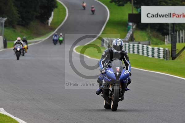 Motorcycle action photographs;cadwell;cadwell park photographs;event digital images;eventdigitalimages;motor racing louth lincolnshire;no limits trackday;peter wileman photography;trackday;trackday digital images;trackday photos