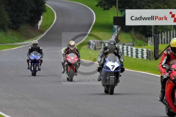 Motorcycle action photographs;cadwell;cadwell park photographs;event digital images;eventdigitalimages;motor racing louth lincolnshire;no limits trackday;peter wileman photography;trackday;trackday digital images;trackday photos