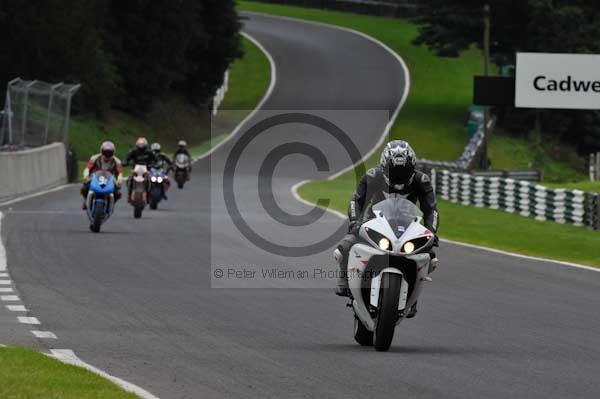 Motorcycle action photographs;cadwell;cadwell park photographs;event digital images;eventdigitalimages;motor racing louth lincolnshire;no limits trackday;peter wileman photography;trackday;trackday digital images;trackday photos