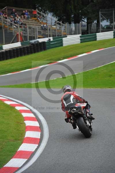 Motorcycle action photographs;cadwell;cadwell park photographs;event digital images;eventdigitalimages;motor racing louth lincolnshire;no limits trackday;peter wileman photography;trackday;trackday digital images;trackday photos