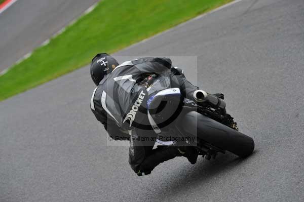 Motorcycle action photographs;cadwell;cadwell park photographs;event digital images;eventdigitalimages;motor racing louth lincolnshire;no limits trackday;peter wileman photography;trackday;trackday digital images;trackday photos