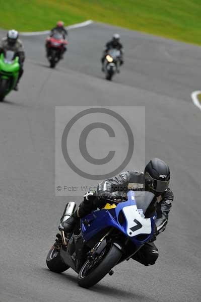 Motorcycle action photographs;cadwell;cadwell park photographs;event digital images;eventdigitalimages;motor racing louth lincolnshire;no limits trackday;peter wileman photography;trackday;trackday digital images;trackday photos