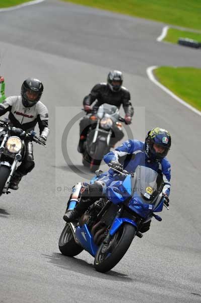 Motorcycle action photographs;cadwell;cadwell park photographs;event digital images;eventdigitalimages;motor racing louth lincolnshire;no limits trackday;peter wileman photography;trackday;trackday digital images;trackday photos