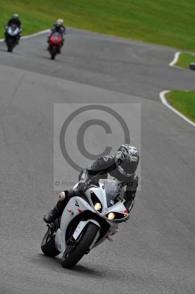 Motorcycle action photographs;cadwell;cadwell park photographs;event digital images;eventdigitalimages;motor racing louth lincolnshire;no limits trackday;peter wileman photography;trackday;trackday digital images;trackday photos