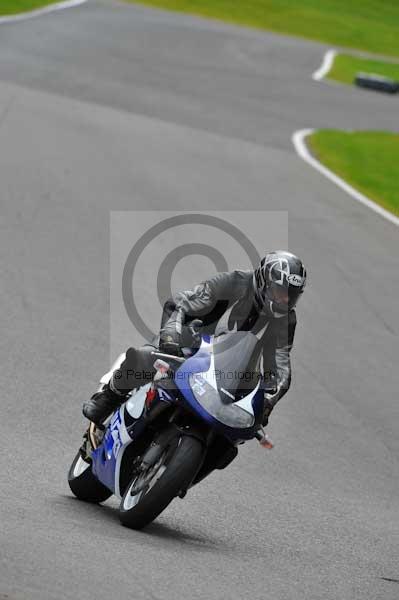 Motorcycle action photographs;cadwell;cadwell park photographs;event digital images;eventdigitalimages;motor racing louth lincolnshire;no limits trackday;peter wileman photography;trackday;trackday digital images;trackday photos