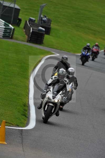 Motorcycle action photographs;cadwell;cadwell park photographs;event digital images;eventdigitalimages;motor racing louth lincolnshire;no limits trackday;peter wileman photography;trackday;trackday digital images;trackday photos