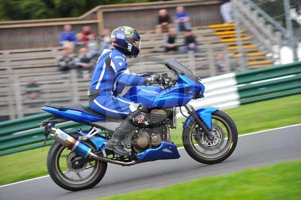 Motorcycle action photographs;cadwell;cadwell park photographs;event digital images;eventdigitalimages;motor racing louth lincolnshire;no limits trackday;peter wileman photography;trackday;trackday digital images;trackday photos