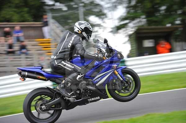 Motorcycle action photographs;cadwell;cadwell park photographs;event digital images;eventdigitalimages;motor racing louth lincolnshire;no limits trackday;peter wileman photography;trackday;trackday digital images;trackday photos