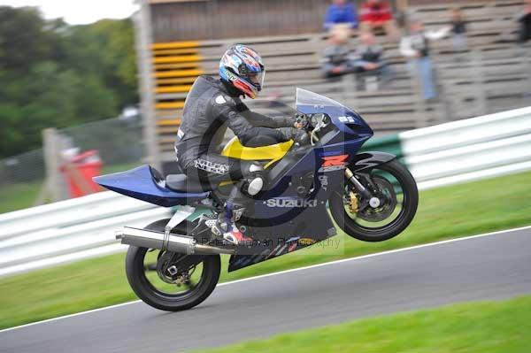 Motorcycle action photographs;cadwell;cadwell park photographs;event digital images;eventdigitalimages;motor racing louth lincolnshire;no limits trackday;peter wileman photography;trackday;trackday digital images;trackday photos