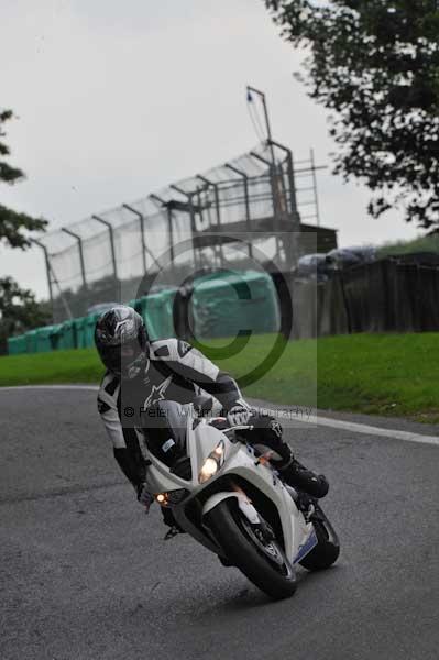 Motorcycle action photographs;cadwell;cadwell park photographs;event digital images;eventdigitalimages;motor racing louth lincolnshire;no limits trackday;peter wileman photography;trackday;trackday digital images;trackday photos