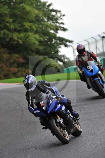 Motorcycle action photographs;cadwell;cadwell park photographs;event digital images;eventdigitalimages;motor racing louth lincolnshire;no limits trackday;peter wileman photography;trackday;trackday digital images;trackday photos