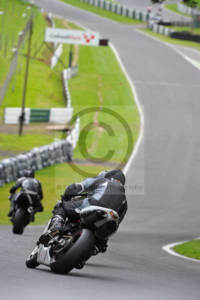 Motorcycle action photographs;cadwell;cadwell park photographs;event digital images;eventdigitalimages;motor racing louth lincolnshire;no limits trackday;peter wileman photography;trackday;trackday digital images;trackday photos