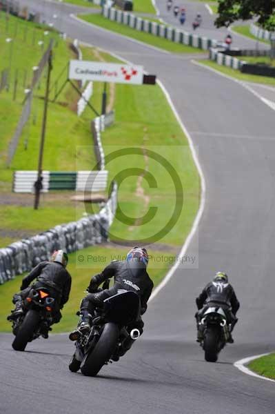 Motorcycle action photographs;cadwell;cadwell park photographs;event digital images;eventdigitalimages;motor racing louth lincolnshire;no limits trackday;peter wileman photography;trackday;trackday digital images;trackday photos