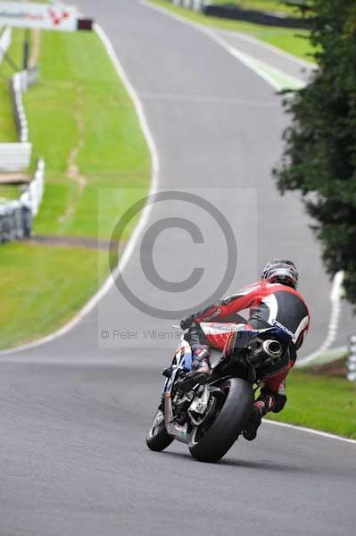 Motorcycle action photographs;cadwell;cadwell park photographs;event digital images;eventdigitalimages;motor racing louth lincolnshire;no limits trackday;peter wileman photography;trackday;trackday digital images;trackday photos