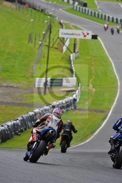 Motorcycle action photographs;cadwell;cadwell park photographs;event digital images;eventdigitalimages;motor racing louth lincolnshire;no limits trackday;peter wileman photography;trackday;trackday digital images;trackday photos