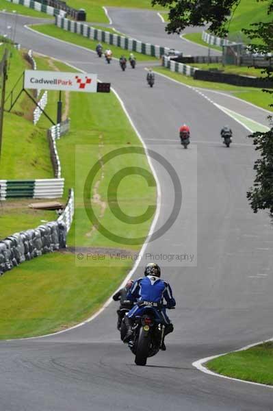 Motorcycle action photographs;cadwell;cadwell park photographs;event digital images;eventdigitalimages;motor racing louth lincolnshire;no limits trackday;peter wileman photography;trackday;trackday digital images;trackday photos