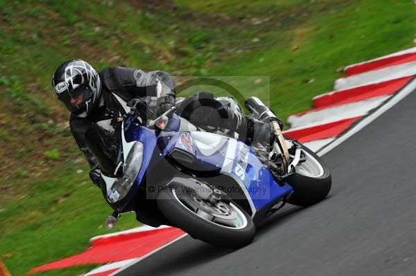 Motorcycle action photographs;cadwell;cadwell park photographs;event digital images;eventdigitalimages;motor racing louth lincolnshire;no limits trackday;peter wileman photography;trackday;trackday digital images;trackday photos