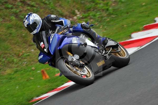 Motorcycle action photographs;cadwell;cadwell park photographs;event digital images;eventdigitalimages;motor racing louth lincolnshire;no limits trackday;peter wileman photography;trackday;trackday digital images;trackday photos